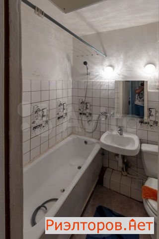   ( 4)