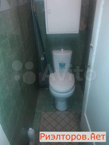     4 372 ( 11)