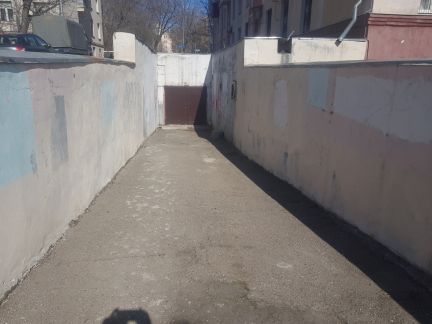     ( 2)