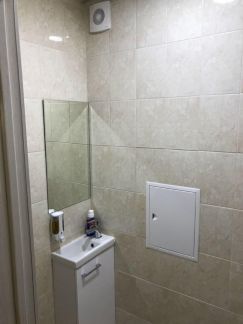          ( 4)