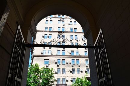 ����� ���� � �� orlikov plaza (���� �6)